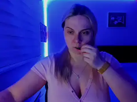 Snapshot of callme_iva chatting on 04/10/26, 03:34 callme iva online show from 04/10/26, 03:34