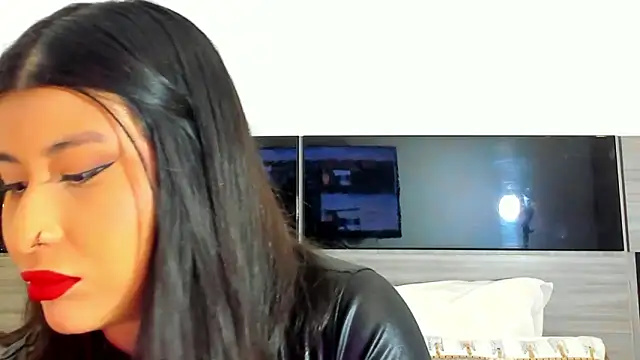 Snapshot of DaphneWayne chatting on 04/15/26, 07:58 DaphneWayne online show from 04/15/26, 07:58