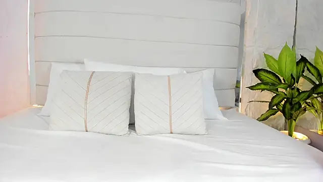 Snapshot of AitanaNoa chatting on 03/25/26, 08:26 AitanaNoa online show from 03/25/26, 08:26