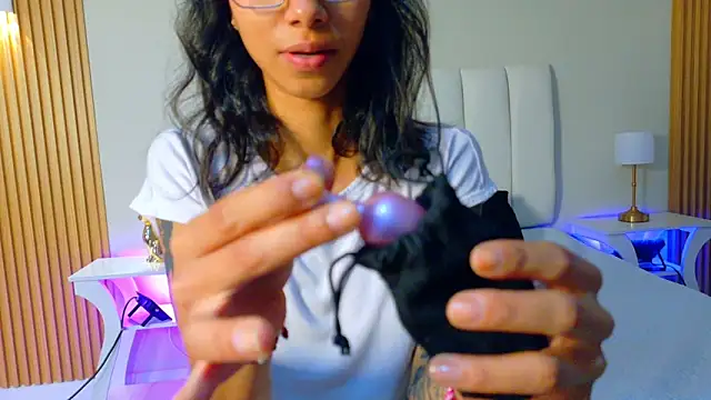 Snapshot of Kat_44 chatting on 03/05/26, 12:56 Kat 44 online show from 03/05/26, 12:56