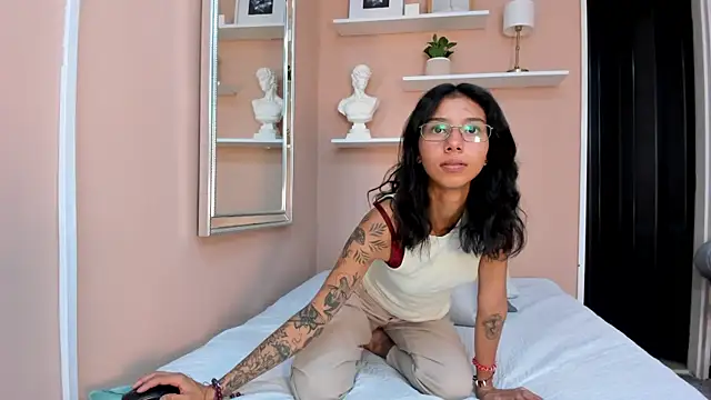 Snapshot of Kat_44 chatting on 04/07/26, 06:30 Kat 44 online show from 04/07/26, 06:30