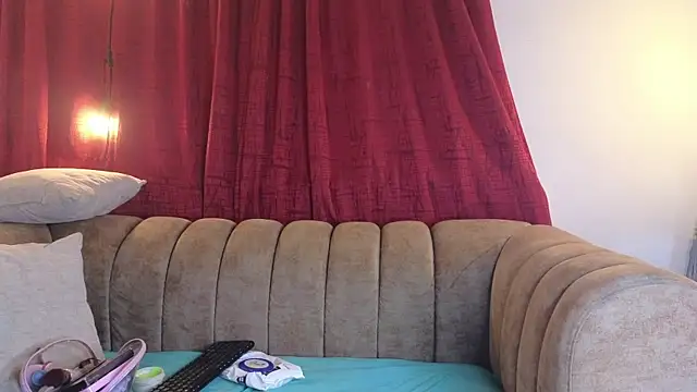 Snapshot of ahnaysexx chatting on 04/08/26, 09:48 ahnaysexx online show from 04/08/26, 09:48