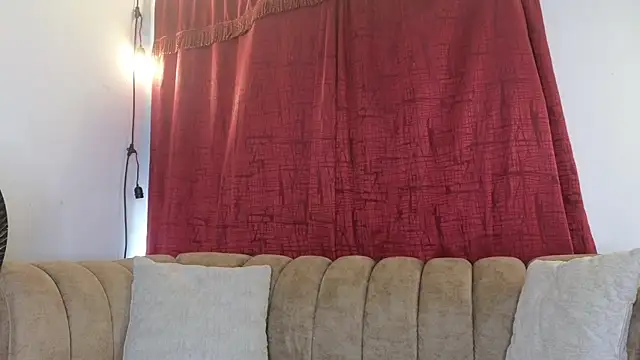 Snapshot of ahnaysexx chatting on 04/13/26, 07:08 ahnaysexx online show from 04/13/26, 07:08