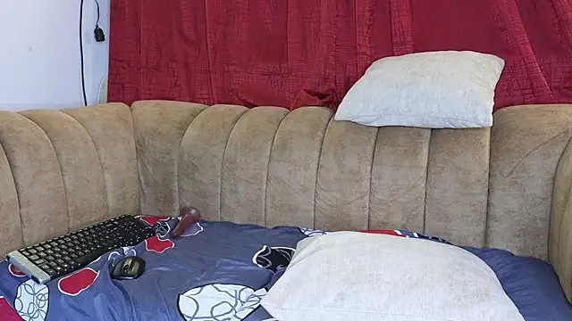 Snapshot of ahnaysexx chatting on 04/16/26, 09:39 ahnaysexx online show from 04/16/26, 09:39