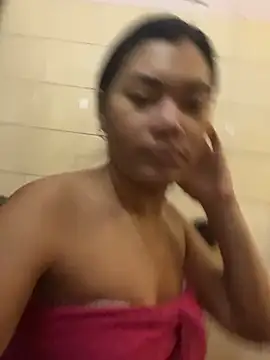 Snapshot of Sweetroseof chatting on 03/29/26, 02:06 Sweetroseof online show from 03/29/26, 02:06