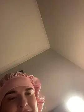 Snapshot of Lexib12xx chatting on 03/18/26, 12:03 Lexib12xx online show from 03/18/26, 12:03