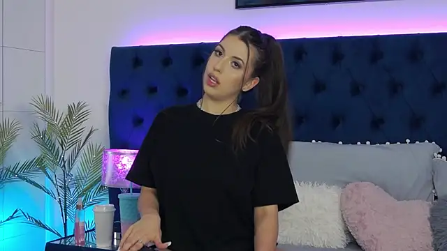 Snapshot of VenusSinclairr chatting on 04/17/26, 11:41 VenusSinclairr online show from 04/17/26, 11:41