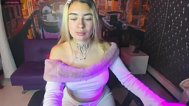 Snapshot of Tamaraa_velez chatting on 03/16/26, 09:08 Tamaraa velez online show from 03/16/26, 09:08