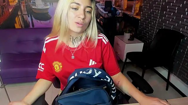 Snapshot of Tamaraa_velez chatting on 03/21/26, 02:16 Tamaraa velez online show from 03/21/26, 02:16