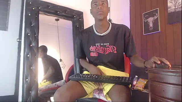 Snapshot of chriss_ath chatting on 03/05/26, 12:23 chriss ath online show from 03/05/26, 12:23