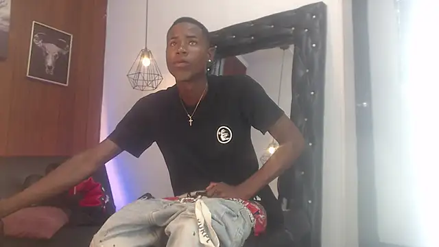 Snapshot of chriss_ath chatting on 04/08/26, 01:33 chriss ath online show from 04/08/26, 01:33