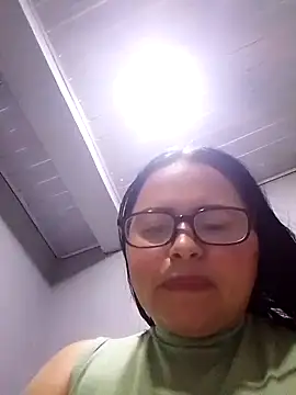 Snapshot of violetapeeveet chatting on 03/21/26, 08:19 violetapeeveet online show from 03/21/26, 08:19