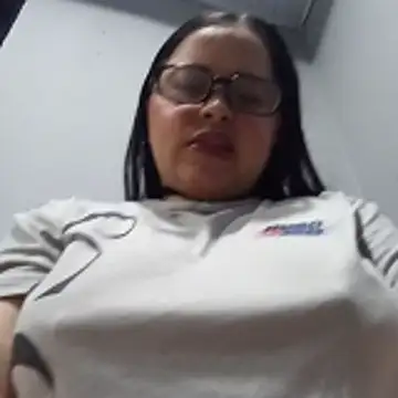 Snapshot of violetapeeveet chatting on 04/14/26, 05:02 violetapeeveet online show from 04/14/26, 05:02