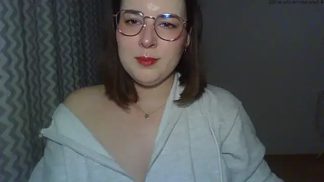 Snapshot of ClaraHard chatting on 05/08/26, 08:25 ClaraHard online show from 05/08/26, 08:25