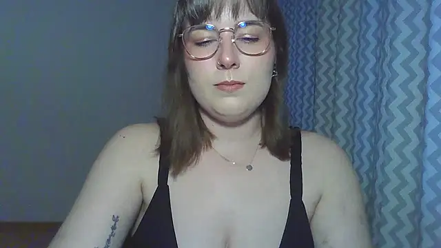 Snapshot of ClaraHard chatting on 06/22/26, 06:49 ClaraHard online show from 06/22/26, 06:49