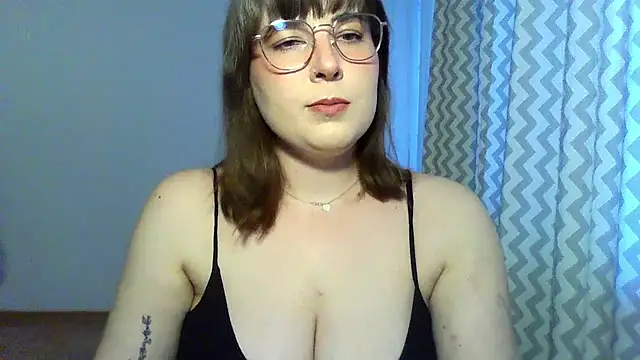Snapshot of ClaraHard chatting on 06/26/26, 06:23 ClaraHard online show from 06/26/26, 06:23