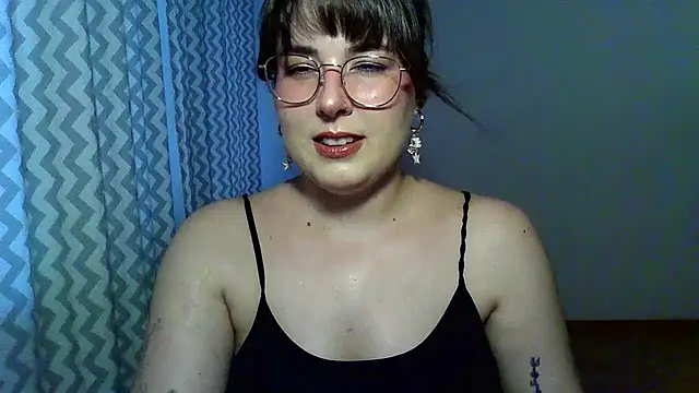 Snapshot of ClaraHard chatting on 06/29/26, 06:30 ClaraHard online show from 06/29/26, 06:30