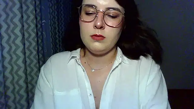 Snapshot of ClaraHard chatting on 07/01/26, 06:40 ClaraHard online show from 07/01/26, 06:40