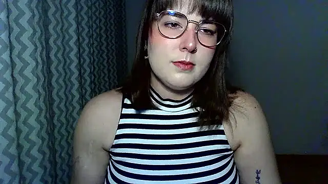 Snapshot of ClaraHard chatting on 07/04/26, 08:26 ClaraHard online show from 07/04/26, 08:26