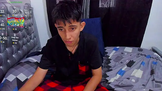 Snapshot of gomitaboy1 chatting on 04/15/26, 06:04 gomitaboy1 online show from 04/15/26, 06:04