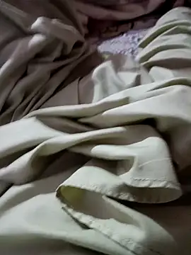 Snapshot of rockmen04 chatting on 03/08/26, 12:52 rockmen04 online show from 03/08/26, 12:52