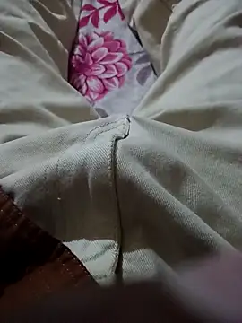 Snapshot of rockmen04 chatting on 03/27/26, 05:56 rockmen04 online show from 03/27/26, 05:56