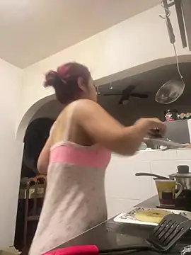 Snapshot of PaulaVegaa chatting on 03/27/26, 10:26 PaulaVegaa online show from 03/27/26, 10:26