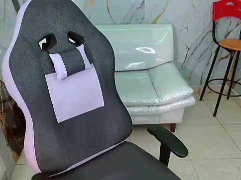 Snapshot of taylor_bigdick18 chatting on 03/30/26, 02:45 taylor bigdick18 online show from 03/30/26, 02:45