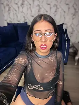 Snapshot of Lunaliaa_ chatting on 03/14/26, 05:24 Lunaliaa online show from 03/14/26, 05:24