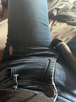 Snapshot of aleexii_s chatting on 03/11/26, 11:16 aleexii s online show from 03/11/26, 11:16