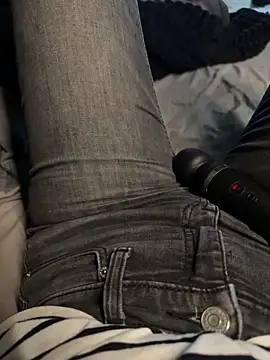 Snapshot of aleexii_s chatting on 03/19/26, 07:18 aleexii s online show from 03/19/26, 07:18