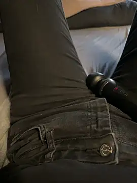 Snapshot of aleexii_s chatting on 03/31/26, 05:24 aleexii s online show from 03/31/26, 05:24