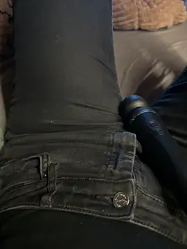 Snapshot of aleexii_s chatting on 04/04/26, 07:00 aleexii s online show from 04/04/26, 07:00