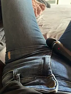 Snapshot of aleexii_s chatting on 04/09/26, 01:49 aleexii s online show from 04/09/26, 01:49