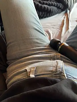 Snapshot of aleexii_s chatting on 04/17/26, 11:46 aleexii s online show from 04/17/26, 11:46