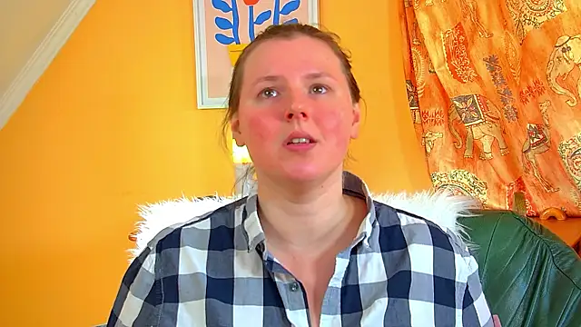 Snapshot of MelodyMoores chatting on 04/01/26, 07:20 MelodyMoores online show from 04/01/26, 07:20