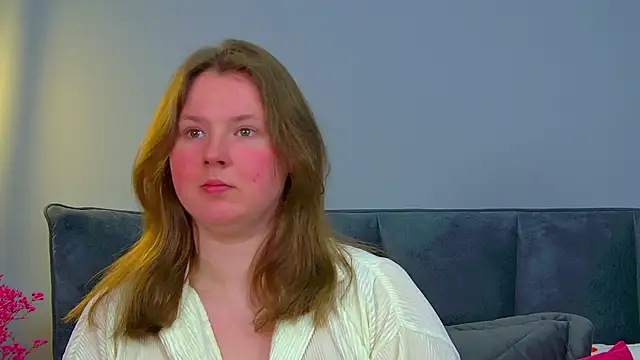 Snapshot of MelodyMoores chatting on 04/17/26, 06:38 MelodyMoores online show from 04/17/26, 06:38