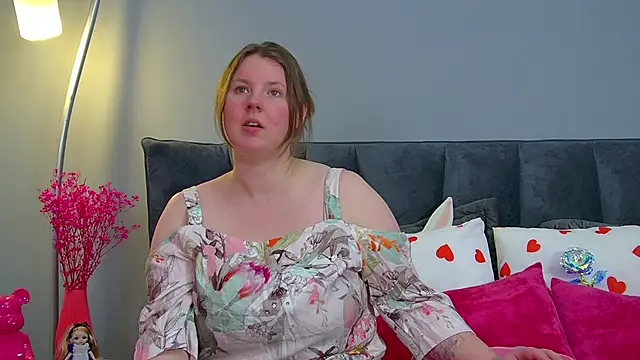 Snapshot of MelodyMoores chatting on 04/18/26, 07:56 MelodyMoores online show from 04/18/26, 07:56