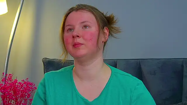 Snapshot of MelodyMoores chatting on 04/24/26, 06:27 MelodyMoores online show from 04/24/26, 06:27