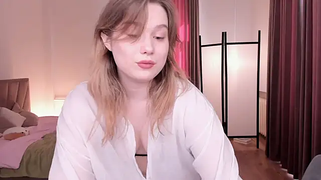 Snapshot of JennyHardy chatting on 04/24/26, 01:13 JennyHardy online show from 04/24/26, 01:13