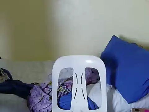 Snapshot of celest_yummy chatting on 03/08/26, 12:41 celest yummy online show from 03/08/26, 12:41