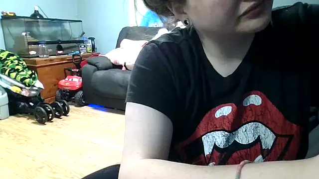 Snapshot of highimmaryjane chatting on 03/18/26, 04:48 highimmaryjane online show from 03/18/26, 04:48