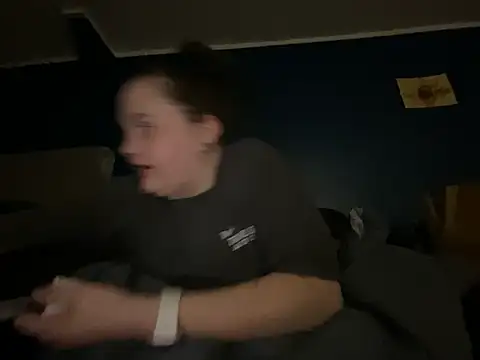 Snapshot of highimmaryjane chatting on 04/09/26, 12:32 highimmaryjane online show from 04/09/26, 12:32