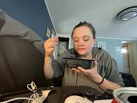 Snapshot of highimmaryjane chatting on 04/10/26, 06:12 highimmaryjane online show from 04/10/26, 06:12