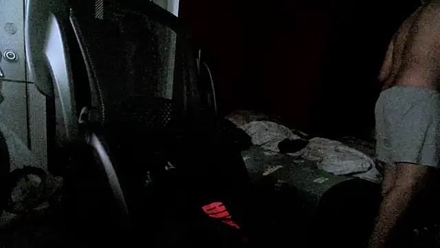 Snapshot of curly_rico chatting on 04/04/26, 04:11 curly rico online show from 04/04/26, 04:11