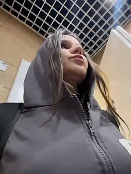 MaryLola online show from 04/01/26, 05:41