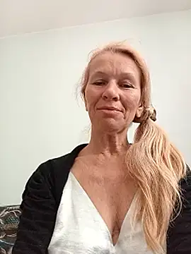 ViktoriaSexi1 online show from 05/04/26, 08:10