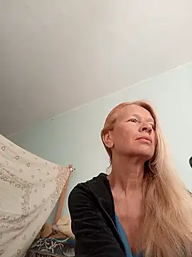 ViktoriaSexi1 online show from 05/06/26, 04:41