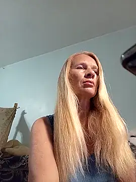 ViktoriaSexi1 online show from 05/06/26, 07:52
