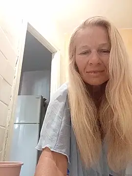 Snapshot of ViktoriaSexi1 chatting on 06/17/26, 05:10 ViktoriaSexi1 online show from 06/17/26, 05:10